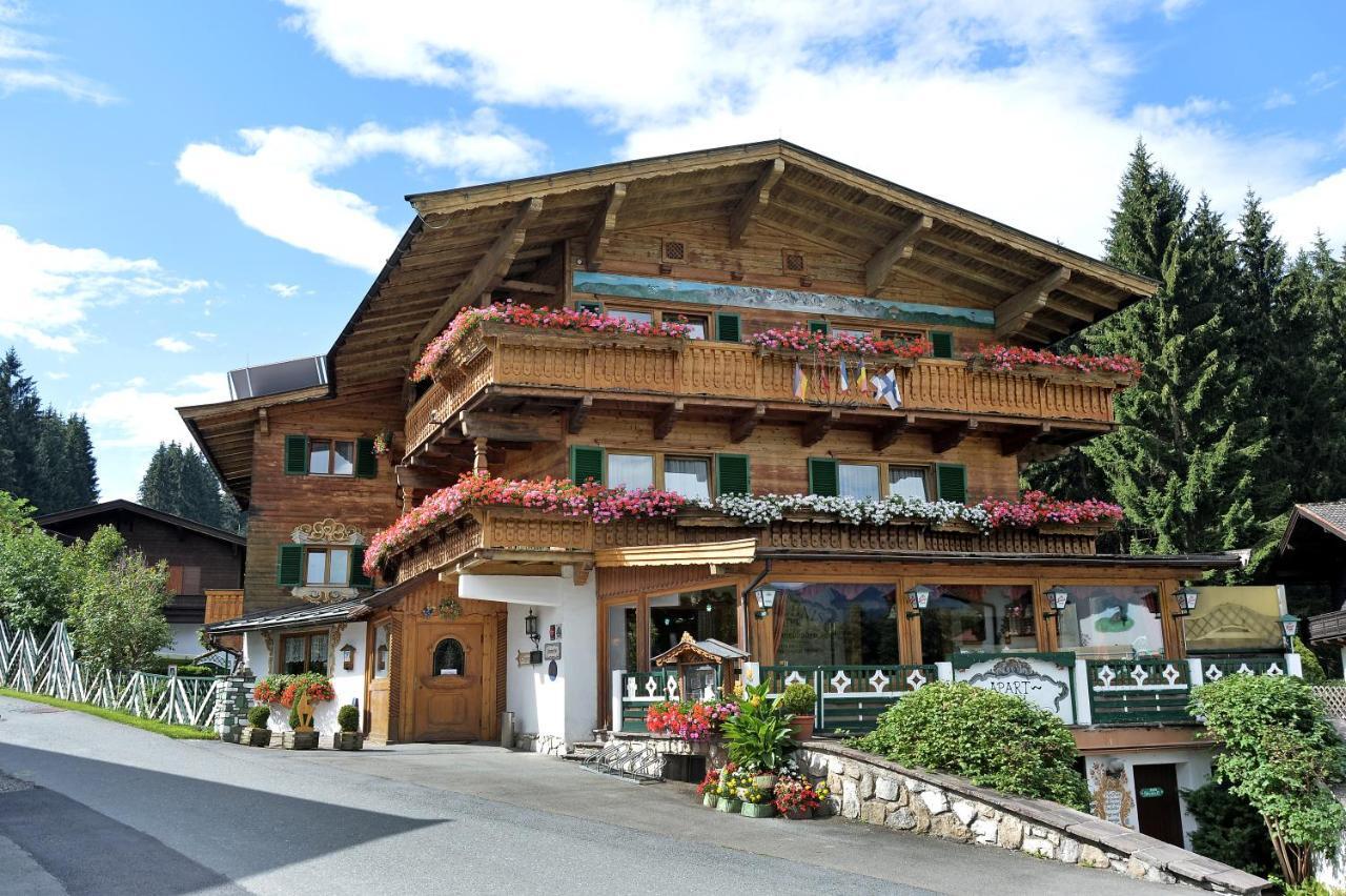 Hotel Schmiedboden Oberndorf in Tirol Zimmer foto